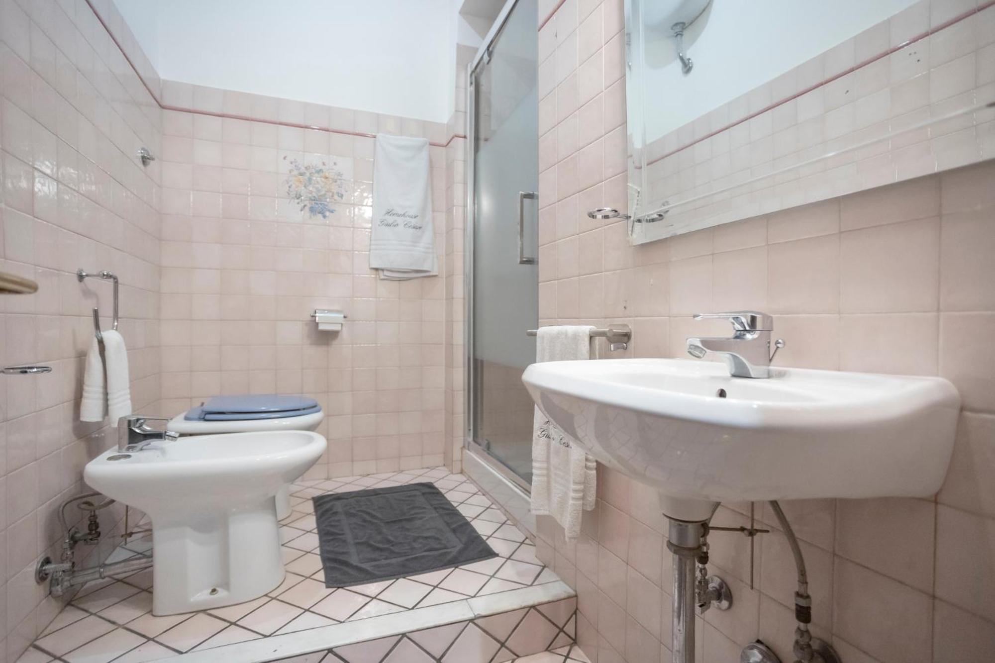 Apartment Homehouse Giulio Cesare-San Pietro Rome